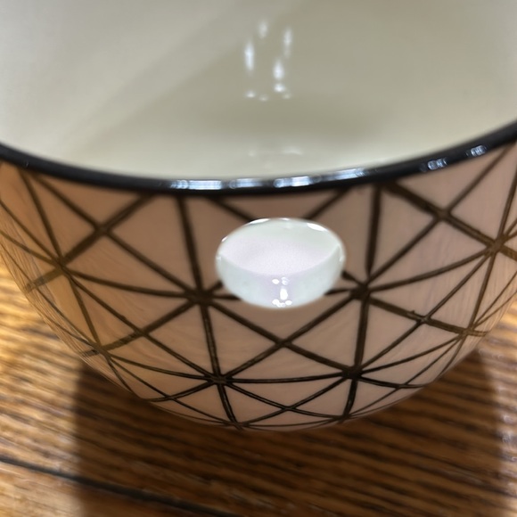 Ceramic Geometric pattern noodle bowl with chopstick holder.  Great condition. - Picture 3 of 7